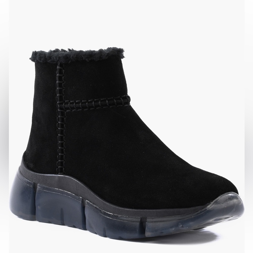 Seychelles Winded Sport Sneaker Boots Women's 7.5 black suede